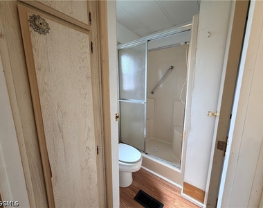 106 Gaslight Avenue - Photo Thumbnail 11