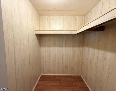 106 Gaslight Avenue - Photo Thumbnail 14