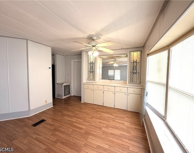 106 Gaslight Avenue - Photo Thumbnail 6