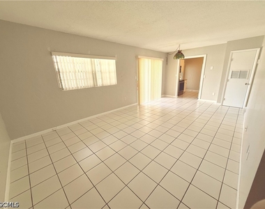 4923 Vincennes Court - Photo Thumbnail 2