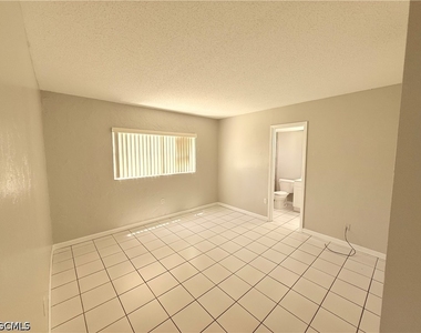 4923 Vincennes Court - Photo Thumbnail 8