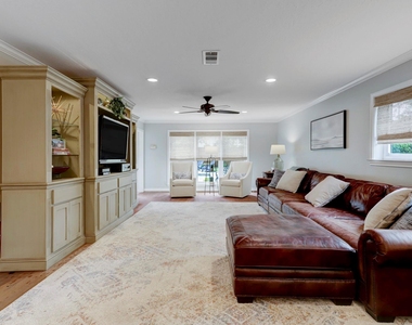 1618 Hillendahl Boulevard - Photo Thumbnail 7