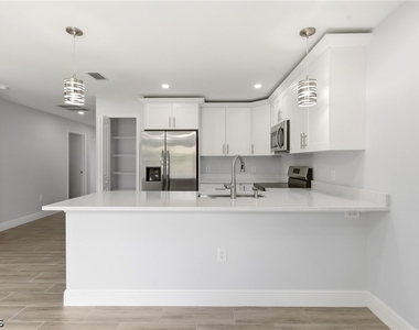 2955 Dunbar Avenue - Photo Thumbnail 3