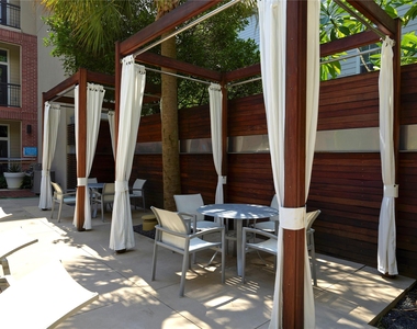 2727 Brazos Street - Photo Thumbnail 11