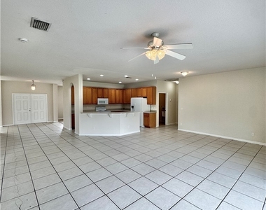 530 Kilgour Avenue - Photo Thumbnail 4