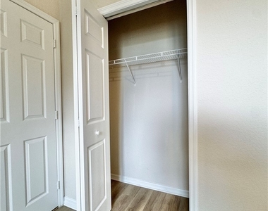530 Kilgour Avenue - Photo Thumbnail 34