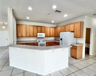 530 Kilgour Avenue - Photo Thumbnail 9
