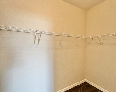 530 Kilgour Avenue - Photo Thumbnail 25