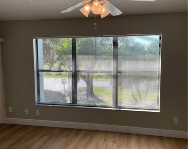 13331 Greengate Boulevard - Photo Thumbnail 10