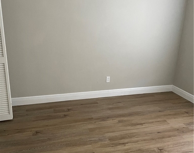 13331 Greengate Boulevard - Photo Thumbnail 26
