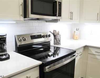 15405 Green Acres Avenue - Photo Thumbnail 6