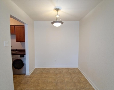 8100 Creekbend Drive - Photo Thumbnail 6