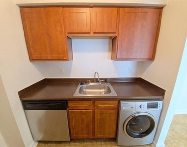 8100 Creekbend Drive - Photo Thumbnail 9