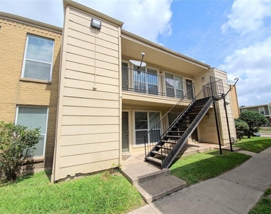 8100 Creekbend Drive - Photo Thumbnail 2