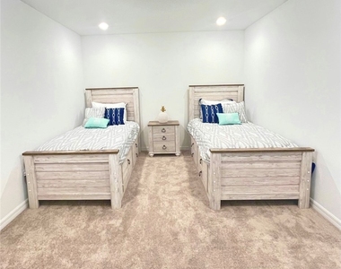 43011 Greenway Boulevard - Photo Thumbnail 15