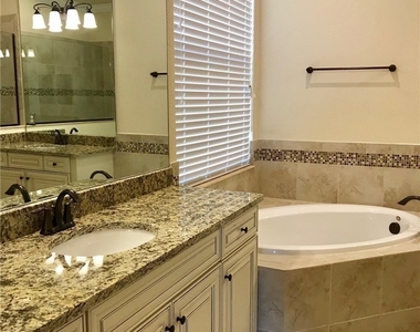 28694 Newtown Court - Photo Thumbnail 6