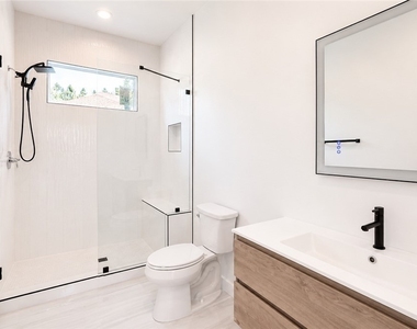 2931 16th Avenue Ne - Photo Thumbnail 26