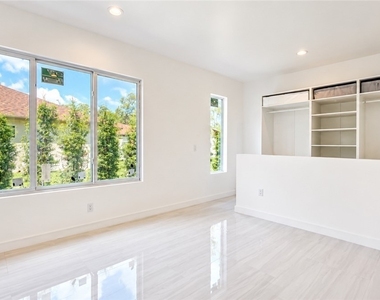 2931 16th Avenue Ne - Photo Thumbnail 22