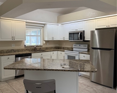 1235 Shelby Parkway - Photo Thumbnail 5