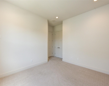 2418 Gray Street - Photo Thumbnail 26