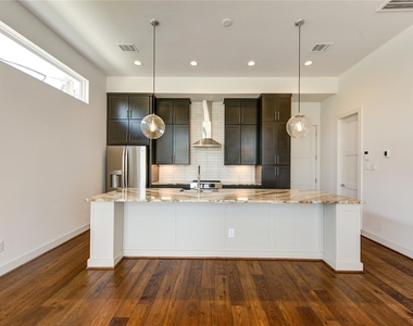 2418 Gray Street - Photo Thumbnail 7