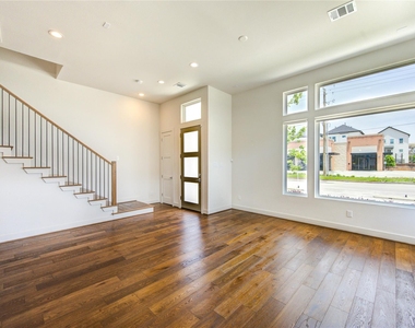 2418 Gray Street - Photo Thumbnail 5