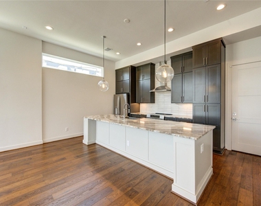 2418 Gray Street - Photo Thumbnail 12