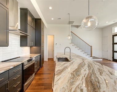 2418 Gray Street - Photo Thumbnail 10