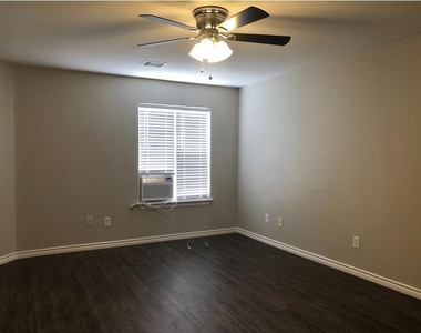 212 Gulf Pump Road - Photo Thumbnail 6