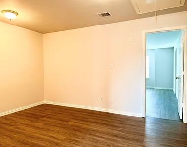 12505 Venus Park Lane - Photo Thumbnail 13