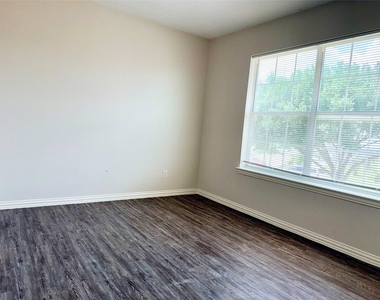 12505 Venus Park Lane - Photo Thumbnail 6