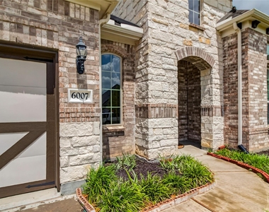 6007 Marsh Lake Court - Photo Thumbnail 3