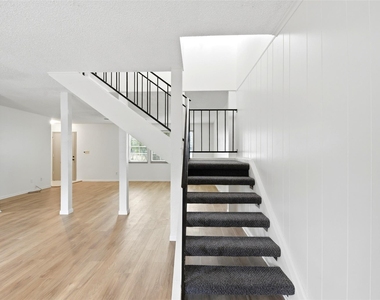 2275 Triway Lane - Photo Thumbnail 23
