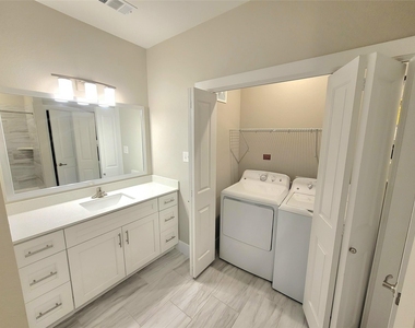 1720 Crestdale Drive - Photo Thumbnail 9