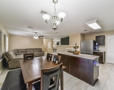3818 Brook Garden Lane - Photo Thumbnail 13