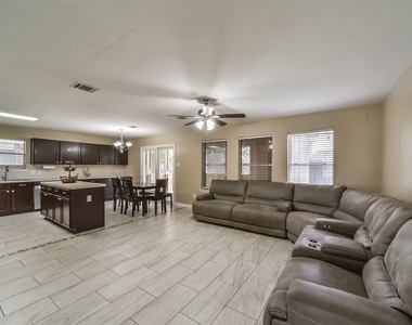 3818 Brook Garden Lane - Photo Thumbnail 9