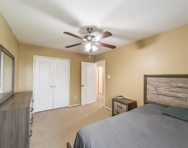 3818 Brook Garden Lane - Photo Thumbnail 39