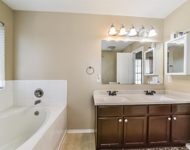 3818 Brook Garden Lane - Photo Thumbnail 35