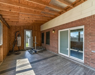 3818 Brook Garden Lane - Photo Thumbnail 7