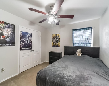 3818 Brook Garden Lane - Photo Thumbnail 36