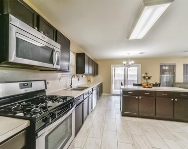 3818 Brook Garden Lane - Photo Thumbnail 17