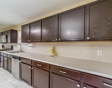 3818 Brook Garden Lane - Photo Thumbnail 18