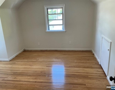 226 Livingston - Photo Thumbnail 2