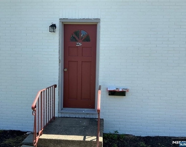 226 Livingston - Photo Thumbnail 1