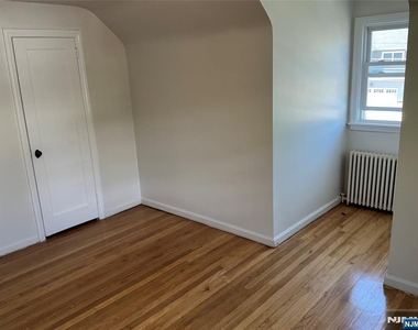 226 Livingston - Photo Thumbnail 3