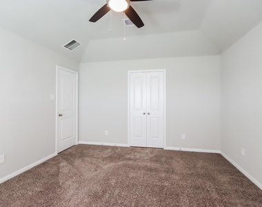 4606 Wildflower Way - Photo Thumbnail 6