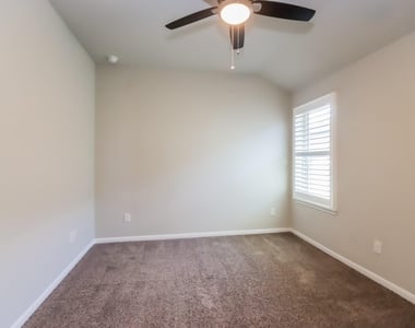4606 Wildflower Way - Photo Thumbnail 8