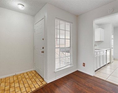 2121 Hepburn Street - Photo Thumbnail 2