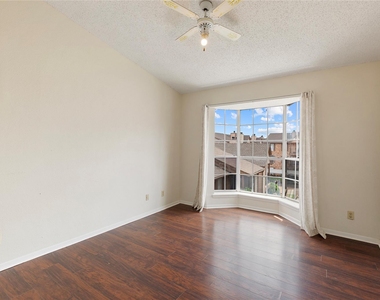 2121 Hepburn Street - Photo Thumbnail 8