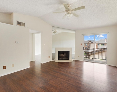 2121 Hepburn Street - Photo Thumbnail 6